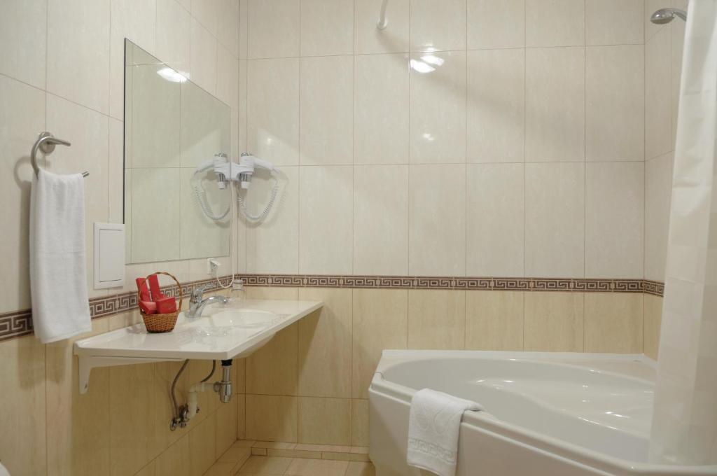 Melrose Hotel Rivne Rum bild
