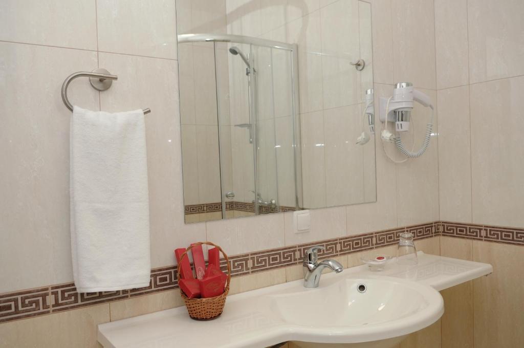 Melrose Hotel Rivne Rum bild