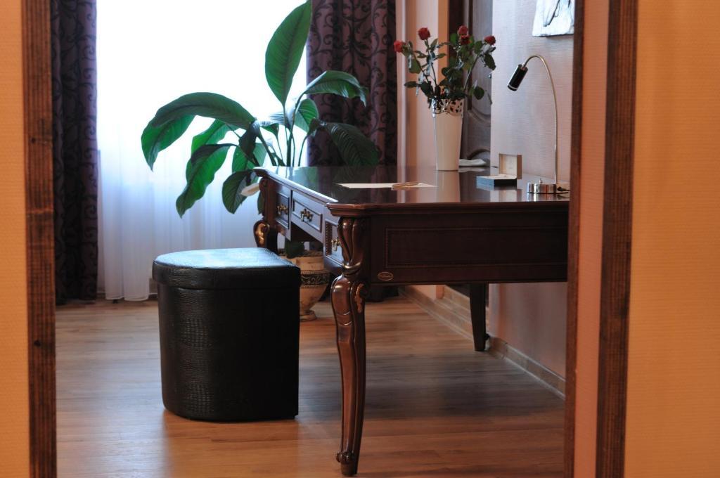 Melrose Hotel Rivne Rum bild